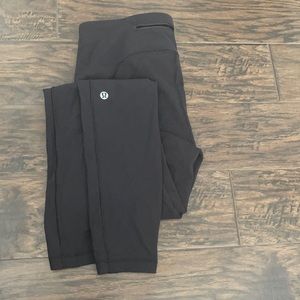 Black lululemon leggings with pockets!